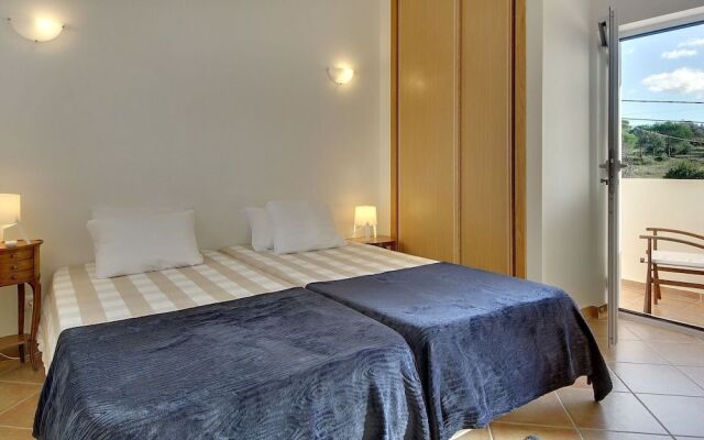 Villa in Carvoeiro With Swimming Pool
