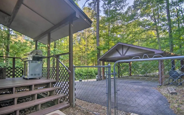 Broken Bow Oasis: Hot Tub, Fire Pit & Patio