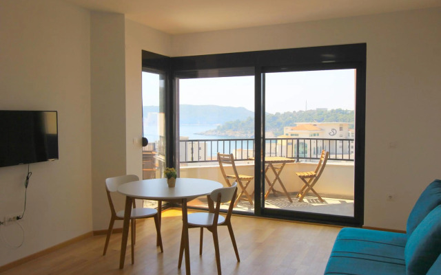 Lovely one bedroom apartment with parking space