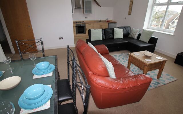 Ashgrove Court Penthouse's by Cardiff Holiday Homes