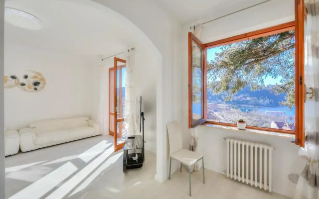 Sunny Apartment Lake View Laveno