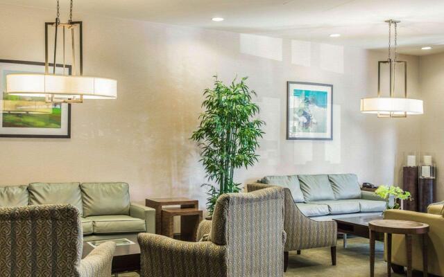 Comfort Suites Lake Norman - Huntersville