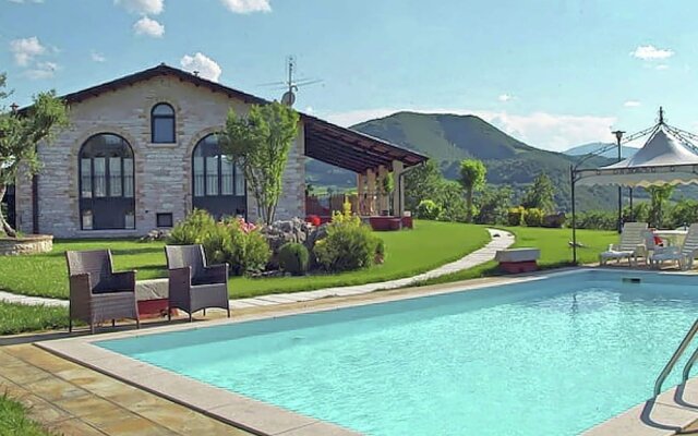 Detached House in Cagli With Swimming Pool and Garden