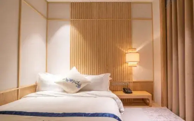 Liuzhou Panlong Yueyin Hotel