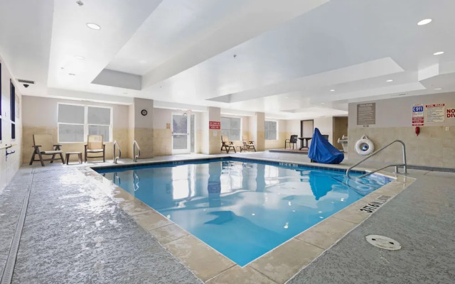 Country Inn & Suites- Texarkana