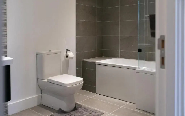 Custom House Apartments