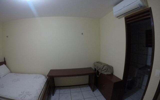 Apto 4 Suites Com ar Para 15 Pessoas