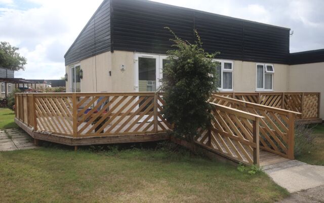 7C Medmerry Park 2 Bedroom Chalet