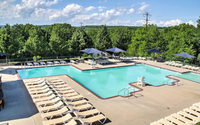 Gorgeous Bushkills Lodge w/ Pool Access!