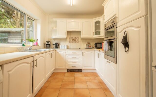 4-bed Detached, Pet Friendly House in Nelson