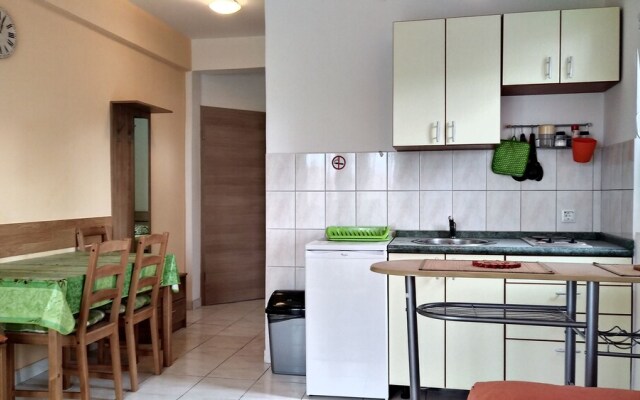 Cozy Apartment Nikky in the Center