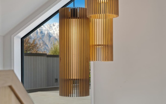Central Queenstown Villa & Spa