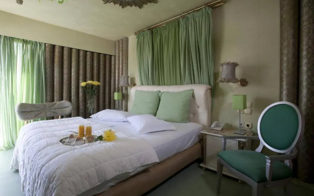 Crystal Blue Hotel + Suites