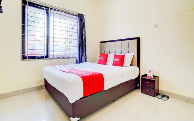 OYO 90052 Star House