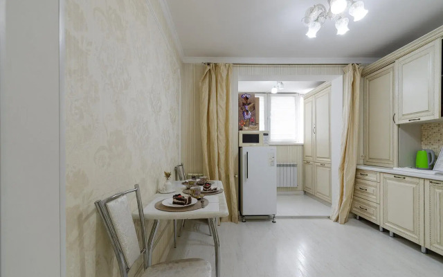Krylia Apartment Bureau on Ivan Franko Street 7