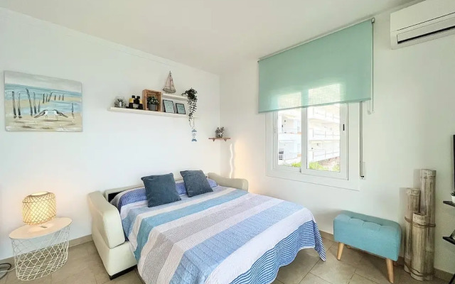 Pretty Apartment With Balcony