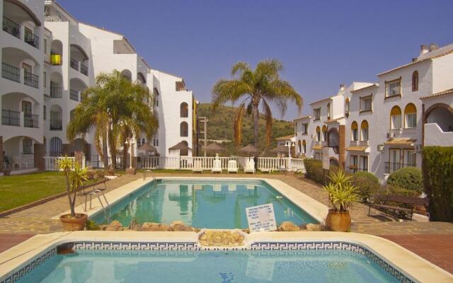 Spacious 2 Bed Apartment in Calahonda