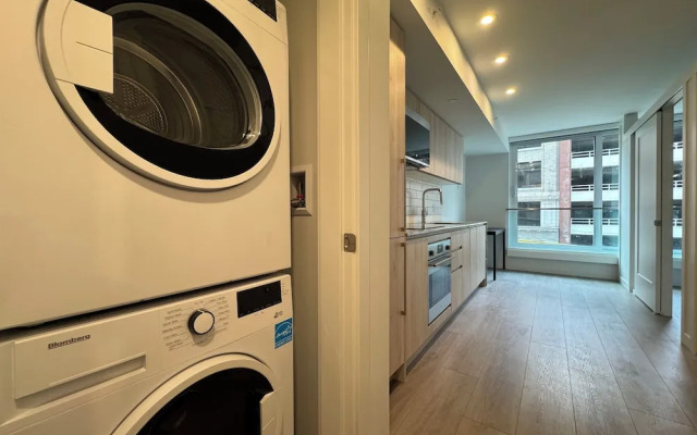 Silverstone Downtown Long-Term stay