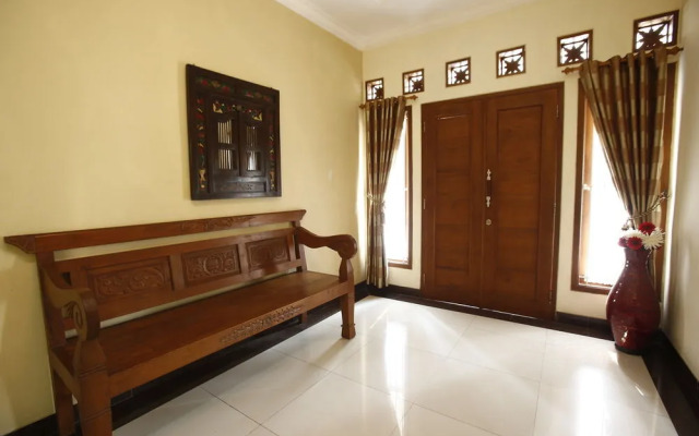 RedDoorz@Pondok Pinang 2