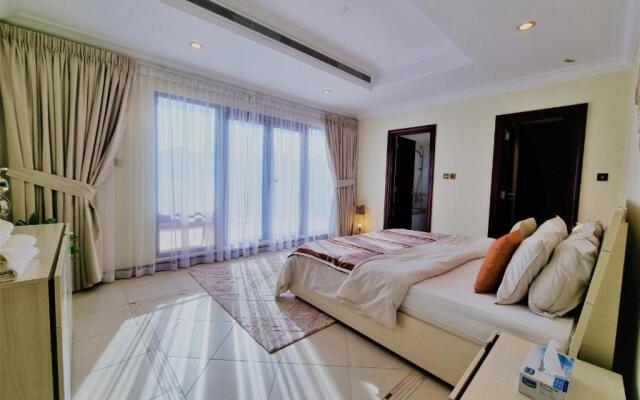 Palm Jumeirah Stunning 4BHK Villa