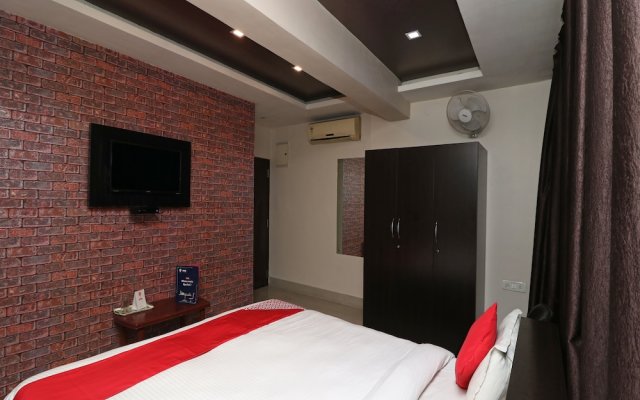 Crystal Guest House By OYO Rooms