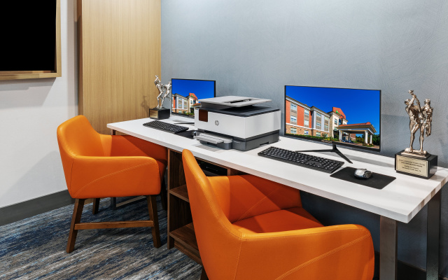 Holiday Inn Express and Suites Henderson by IHG