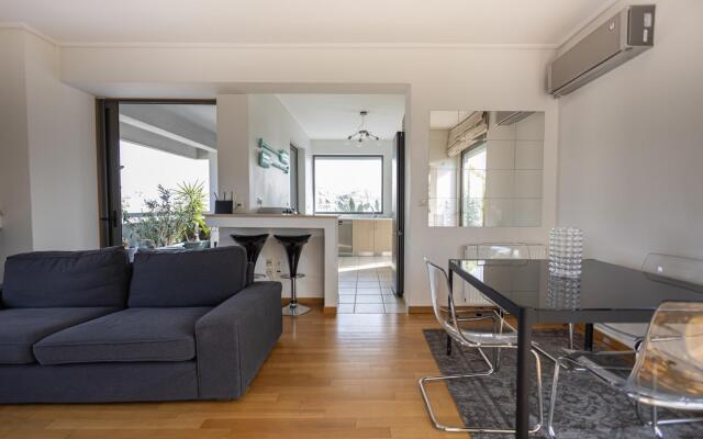 Luxury 2 bdr Penthouse Apt With Acropolis View