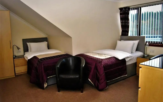 The Old SchoolHouse Hotel