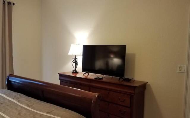 High Tide 7 Bedroom Apartment by BnD