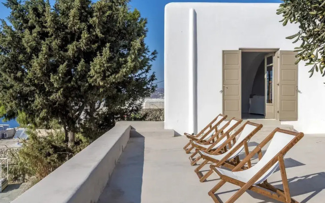 Traditional Villa With Swimming Pool