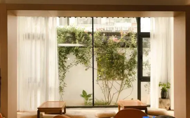 Floral Hotel·Suzhou Front Hall and Backyard Hotel (Pingjiang Road Store)