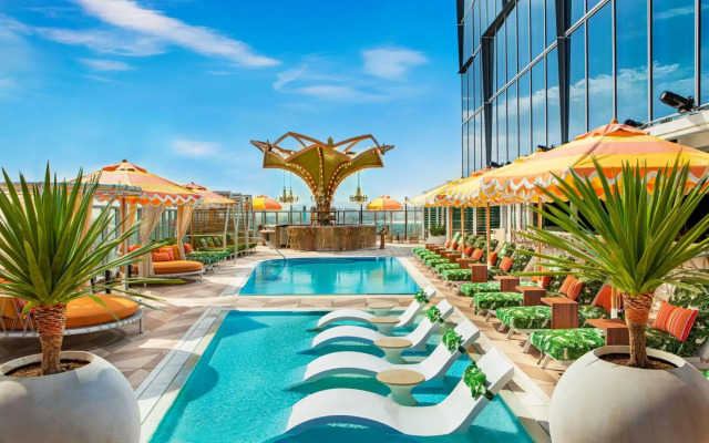 Moxy Downtown Los Angeles