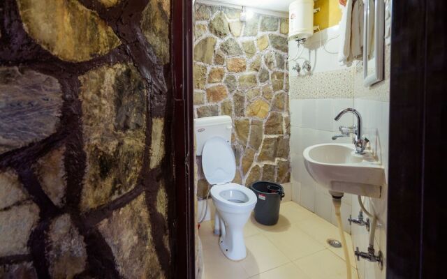 OYO 13227 Home Peaceful 1BHK Mussoorie Bypass