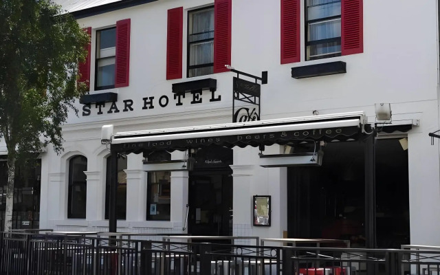 Star Bar Cafe and Hotel