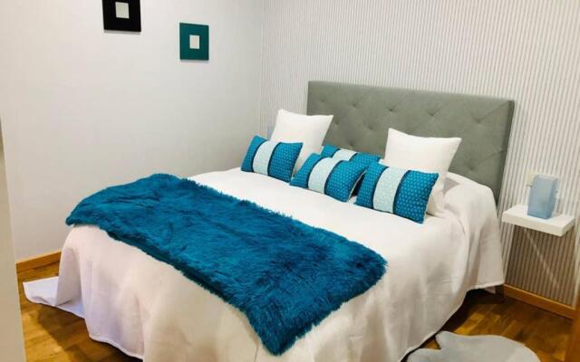 Apartamento con piscina y terraza al lado de la playa