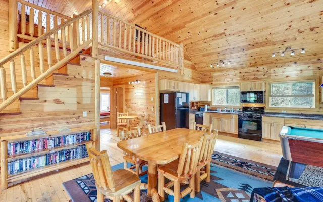 Wraparound Deck + Bbq: Pet-friendly Deadwood Cabin