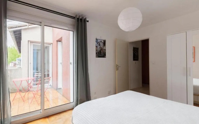 Nicolas III, parking privé, Netflix, balcon