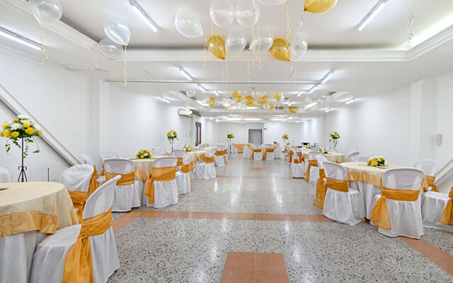 TAMA Hotel Granada Real Cali