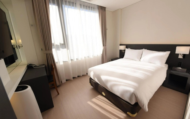 Geoje Art Nouveau Suite Hotel