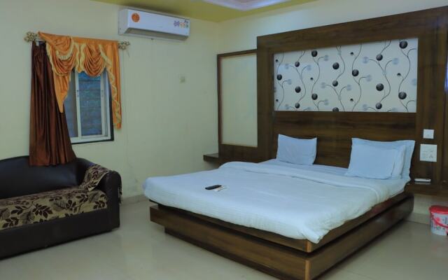 Mayura Lodge Residency