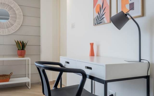 w Lovely 3BR With Modern Balcony in Panama
