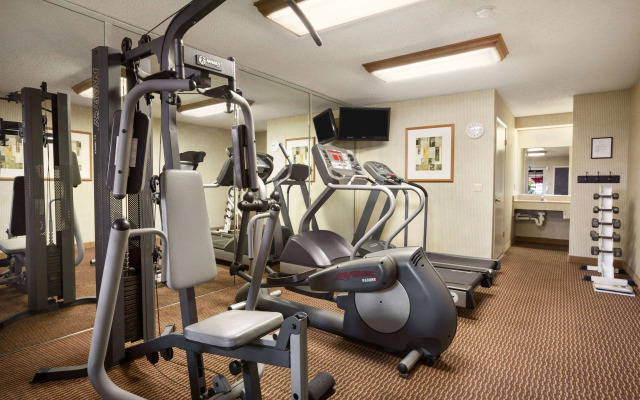 Ramada by Wyndham Costa Mesa/Newport Beach