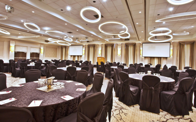 Crowne Plaza Kitchener-Waterloo by IHG