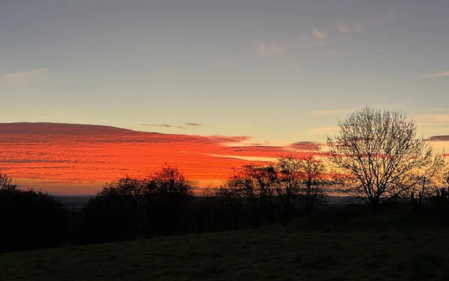 Luxury Shepherd's Hut Style Cabin With Views