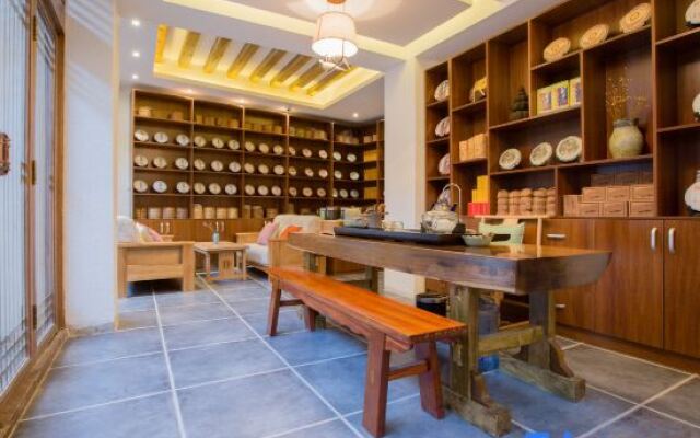 Huazizai Garden Inn