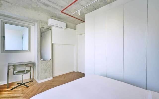 w Picturesque 2BR in Plaza Herrera