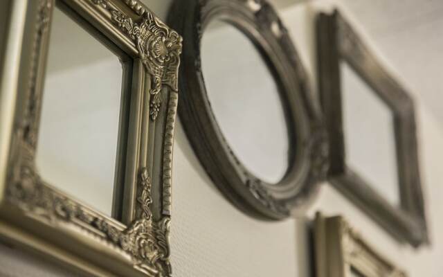 Alice in the Mirror Hostel