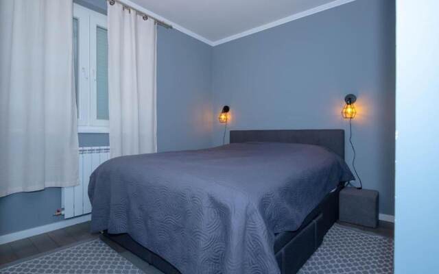 Beautiful Athena Apartment Located in Lukavica
