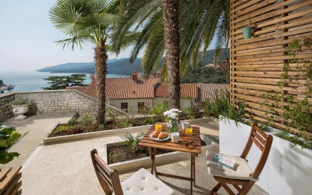 Studio apartment close to the sea - parking