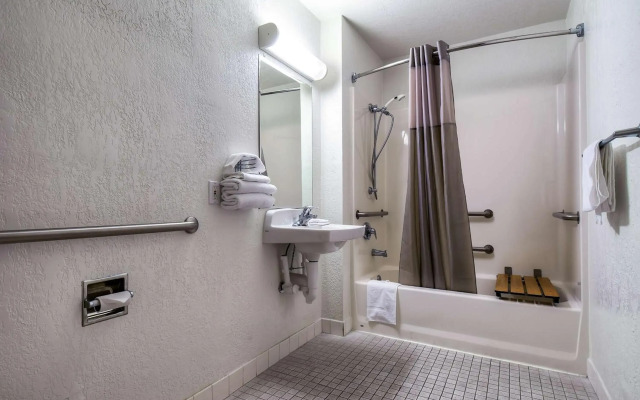 Motel 6 Rowland Heights, CA - Los Angeles - Pomona